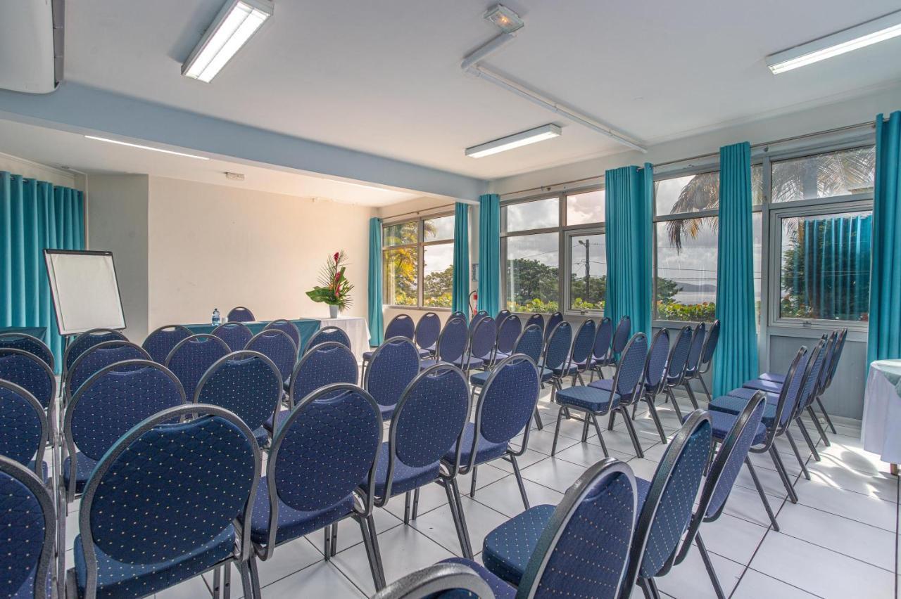 Karibea Squash Hotel Фор дьо Франс Екстериор снимка
